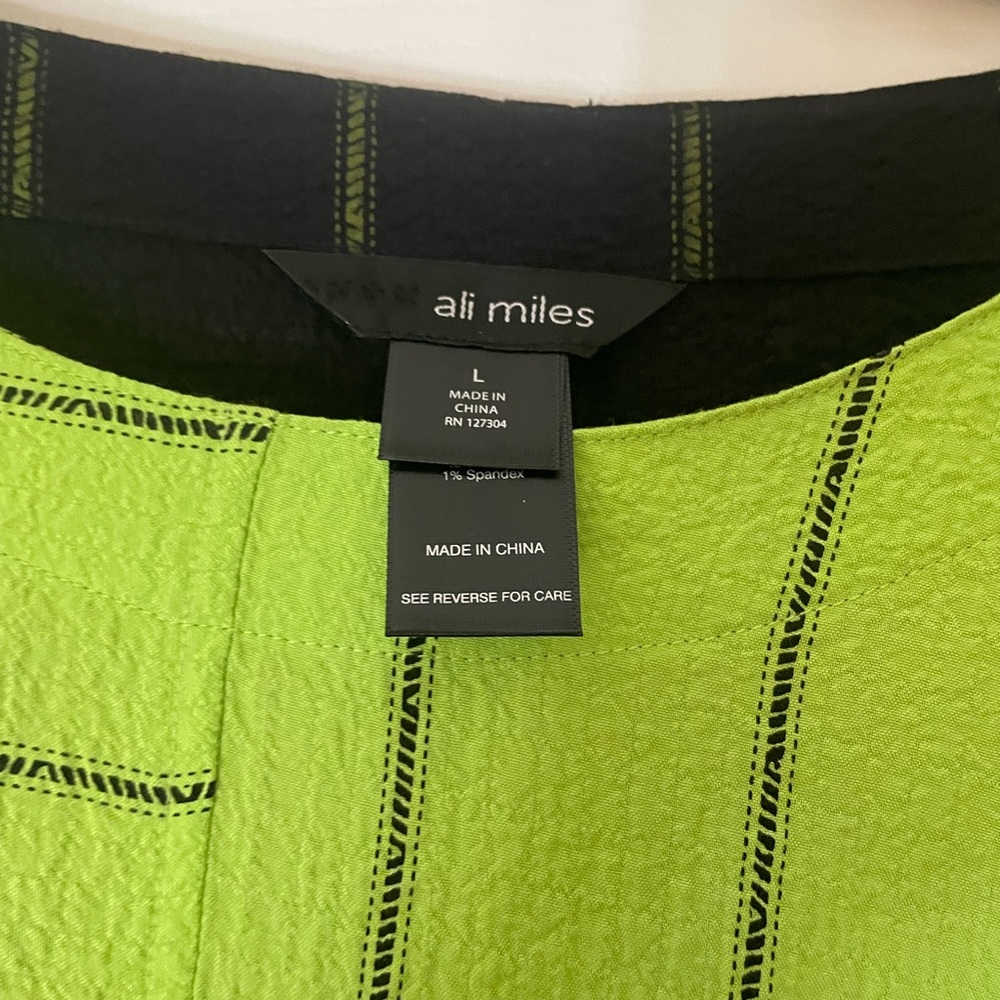 Ali Miles Top